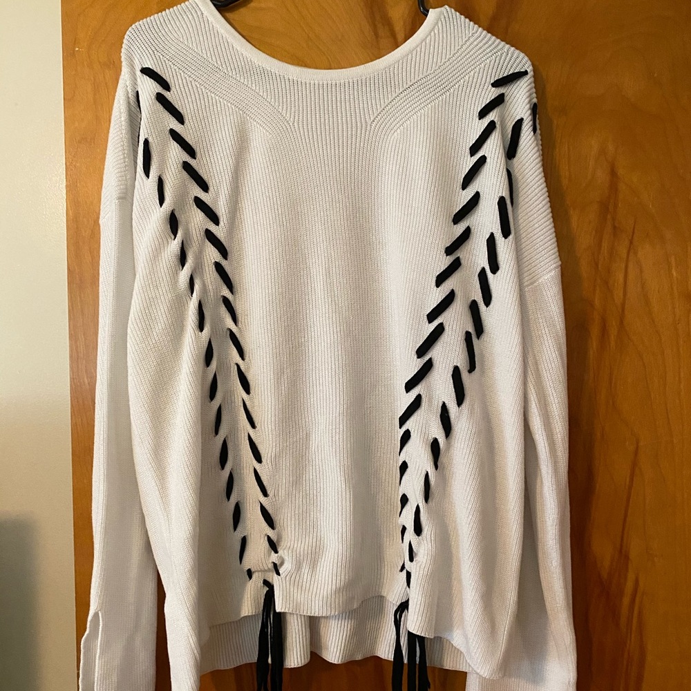 Neiman Marcus White Sweater XL